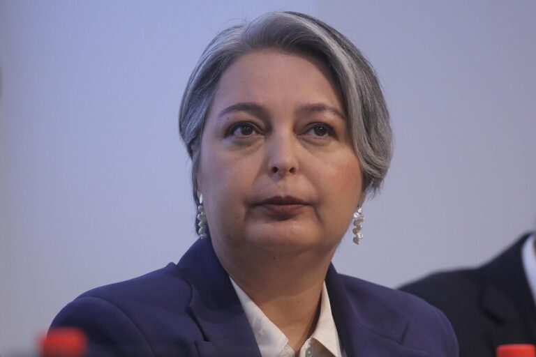 Jeannette Jara pasa a segunda vuelta, pero enfrenta difícil desafío por suma de candidatos de derecha