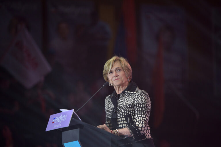 Evelyn Matthei reaparece tras derrota en las presidenciales: “La vida sigue, queda Evelyn para rato”