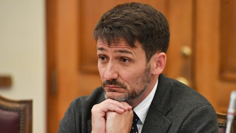 Comisión Revisora aprobó acusación constitucional contra el exministro Diego Pardow