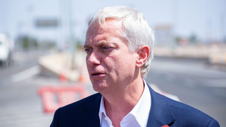 Kast emplaza al Presidente Boric por inmigrantes varados en la frontera entre Chile y Perú: “Debería hacerse cargo de la situación”