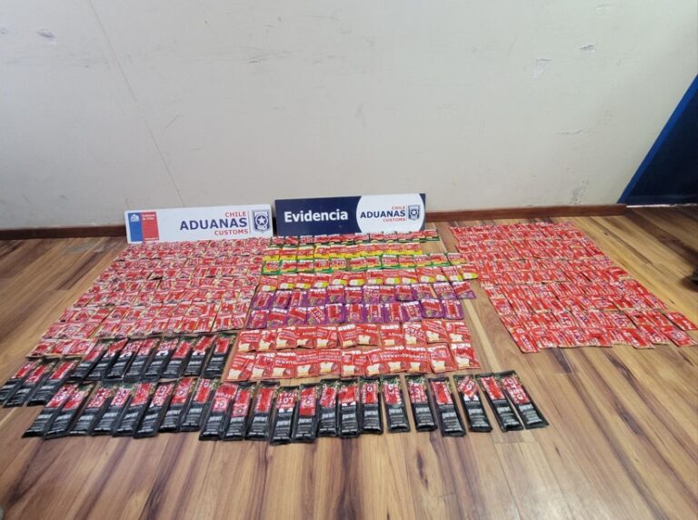 Aduanas descubre casi 5 kilos de pasta base escondidos en sobres de jugo en polvo, café y ají