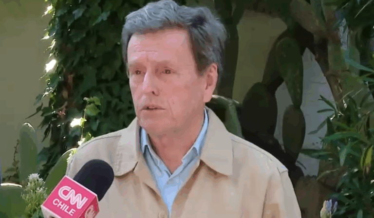 Carlos Larraín (RN) dice que Matthei “se equivoca” al afirmar que no importa una foto con Kast y Kaiser como señal de unidad