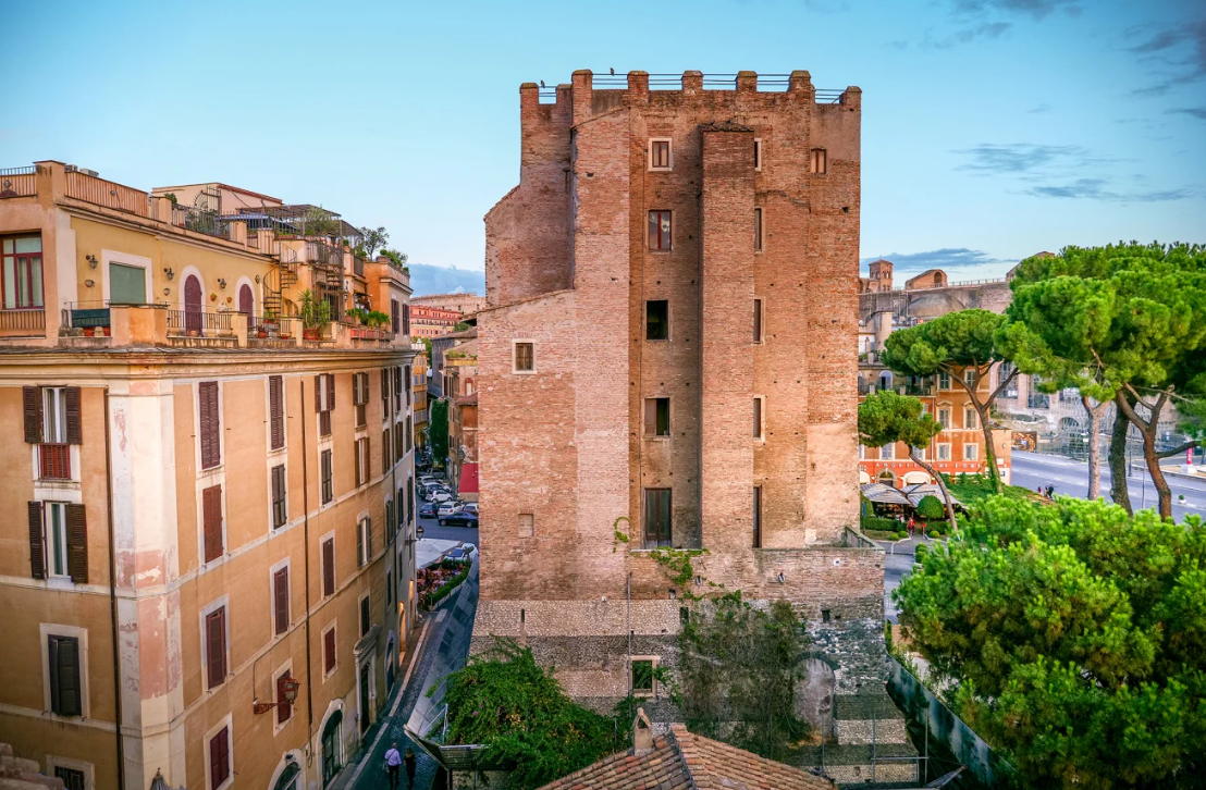 La Torre dei Conti fotografiada antes del derrumbe parcial. Foto Beto/iStock Inédita/Getty Images