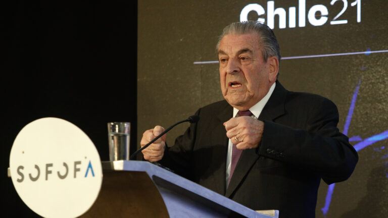 Crisis en la Democracia Cristiana por reunión de Frei con Kast: Partido evalúa sanciones