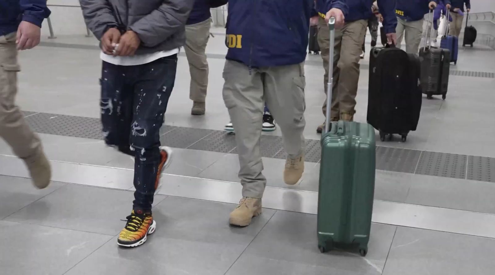 Concretan expulsión de 69 personas extranjeras en vuelo chárter a Colombia y Perú/Sermig