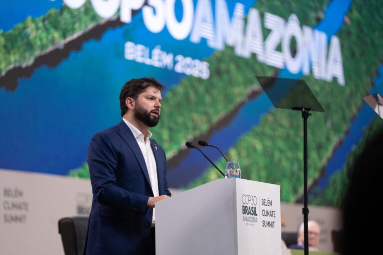 Presidente Boric critica el negacionismo climático de Donald Trump: “Dijo que la crisis climática no existe y eso es mentira”