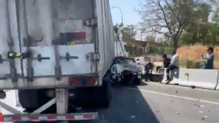 Grave accidente genera corte total en Ruta 5 Norte a la altura de Conchalí: Podría durar horas