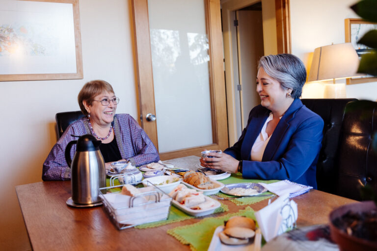 Jara concretó reunión con Bachelet y recibe su apoyo de cara al balotaje