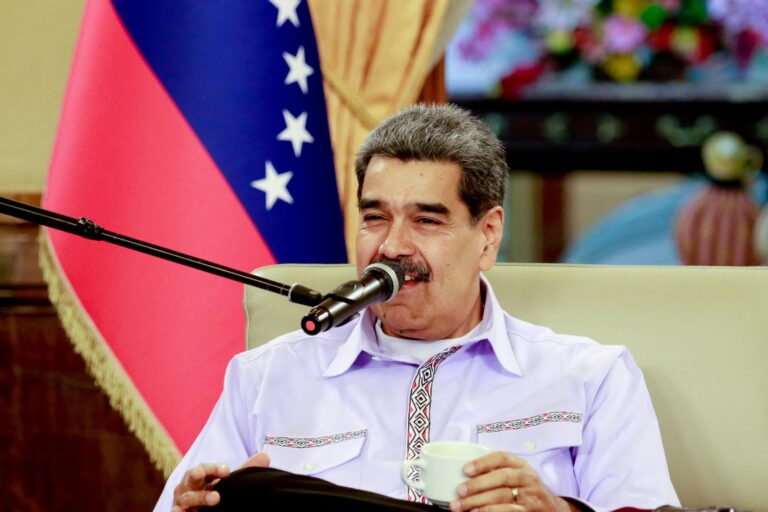 Maduro llama al 