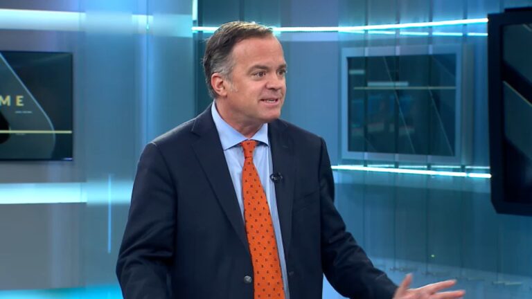 Walker afirma que Kast 