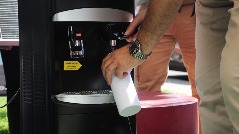 Multinacional del rubro del agua anuncia cierre definitivo de operaciones en Chile tras 46 años por 