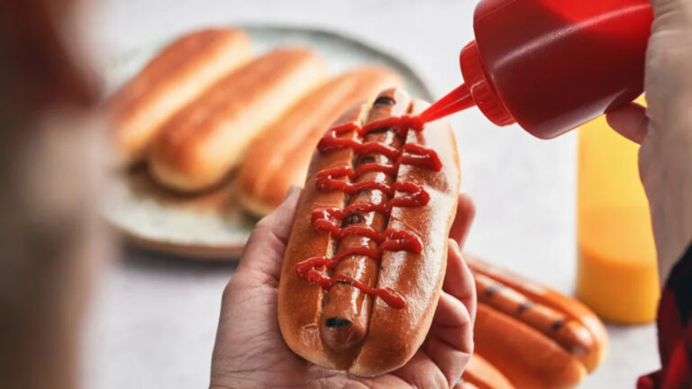 Vinculan comer pan de molde, azúcares procesadas y bebidas 