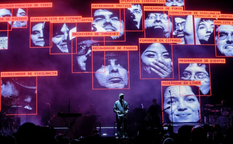 Massive Attack cerró Fauna Primavera 2025 con un contundente manifiesto audiovisual