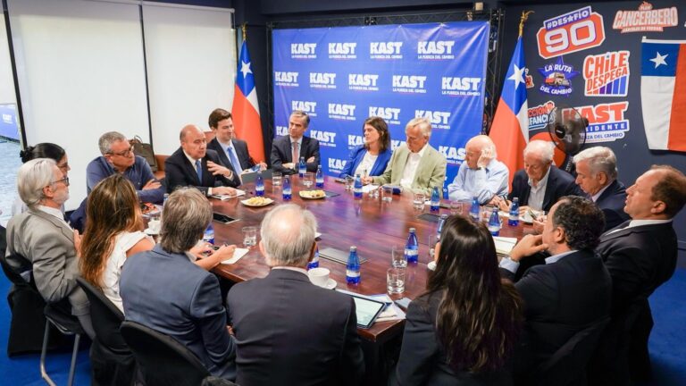Se reúnen equipos económicos de Kast y Matthei de cara a la segunda vuelta
