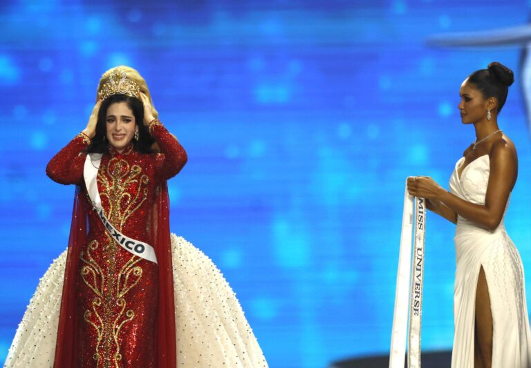 De Tabasco al triunfo en Tailandia, entre controversias: Quién es Fátima Bosch, la nueva Miss Universo