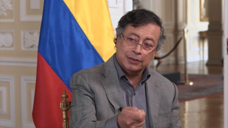 Petro dice que el problema de Maduro es la “falta de democracia” y descarta que tenga vínculos con el narcotráfico