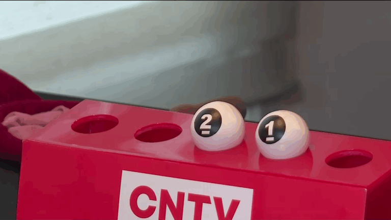 CNTV hizo sorteo para definir orden de la franja electoral: José Antonio Kast aparecerá primero y luego Jeannette Jara