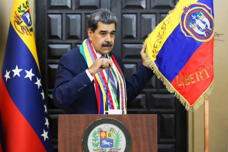 Nicolás Maduro pide al pueblo de Estados Unidos “levantar las banderas de la paz” en medio de tensiones