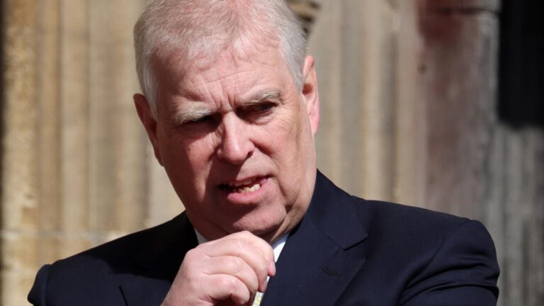 Rey Carlos III despojó oficialmente a Andrés de las condecoraciones de la Orden de la Jarretera y de la Orden Victoriana Real