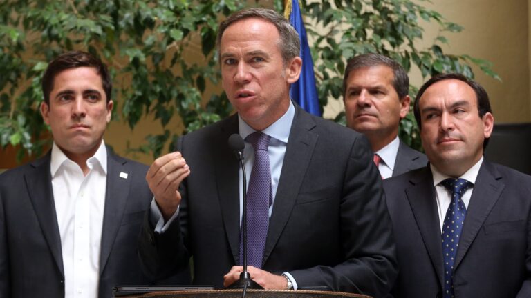 Diputados UDI ofician a Contraloría y piden iniciar auditoría por más de 3.600 funcionarios de Gobierno que siguen en teletrabajo