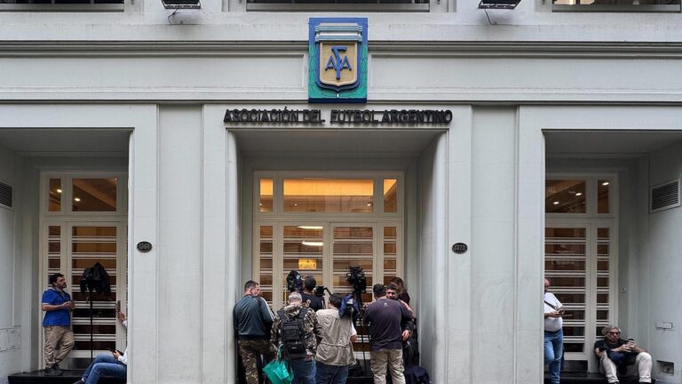 Justicia argentina vuelve a allanar la AFA por causa de lavado que involucra a empresario