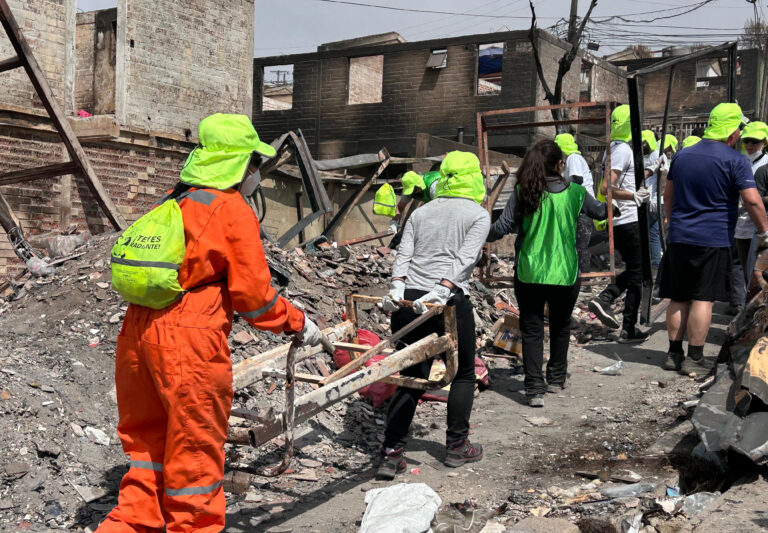 Radiografía al voluntariado en Chile 2025: histórico aumento y llamado a “Enamórate de dar”
