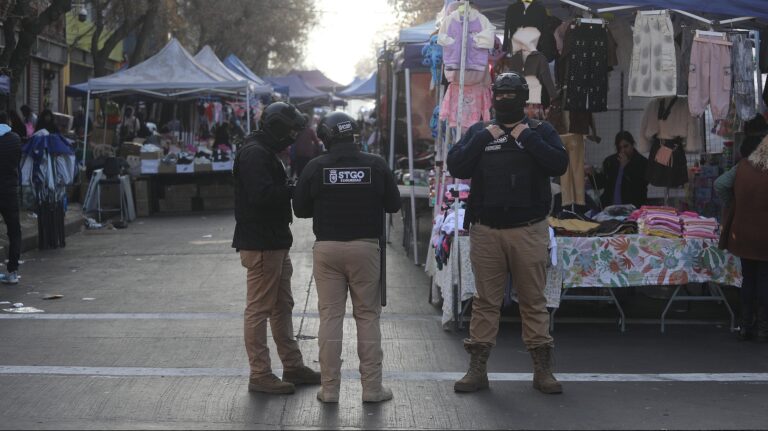 CNC pide incorporar al comercio ambulante en el “Rol único de Vándalos” propuesto por José Antonio Kast