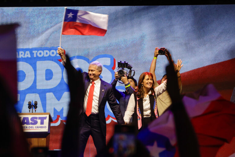 José Antonio Kast vence a Jeannette Jara por amplio margen y se convierte en el nuevo Presidente de Chile por los próximos 4 años