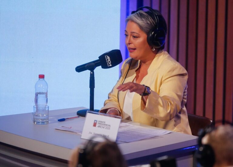 Jeannette Jara a favor de proyecto que busca eliminar multas por no uso de Tag: “Lo que se ha hecho es un abuso”