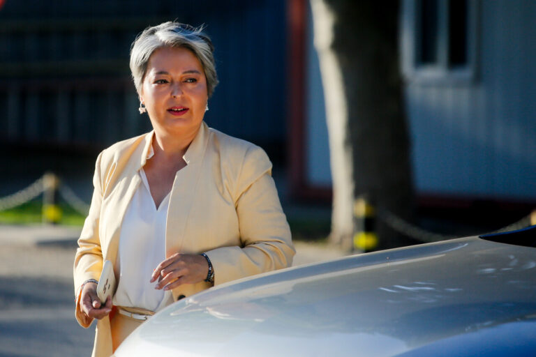 Jara a Kast tras respaldo a Jorge Quiroz: “La colusión que organizó tu asesor económico perjudicó a miles de chilenos”