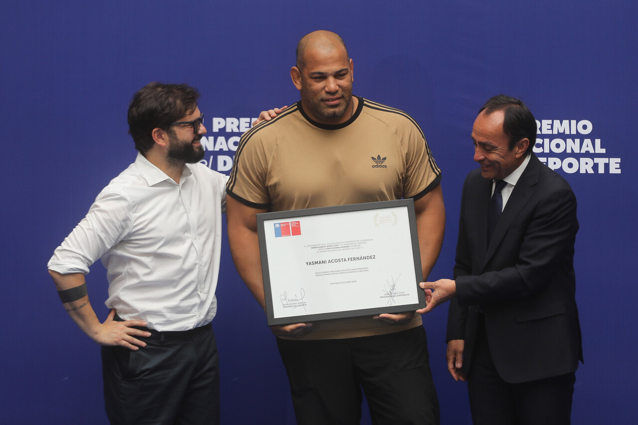 El luchador Yasmani Acosta recibe el Premio Nacional del Deporte/Agencia Uno