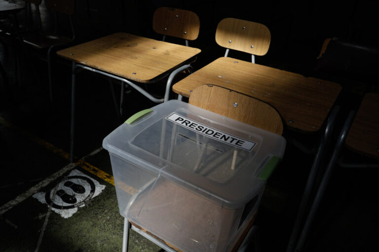 ¿Puedo votar con el carnet de identidad vencido en esta segunda vuelta presidencial?