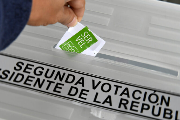 Servel informa instalación total de mesas en Chile para la segunda vuelta presidencial