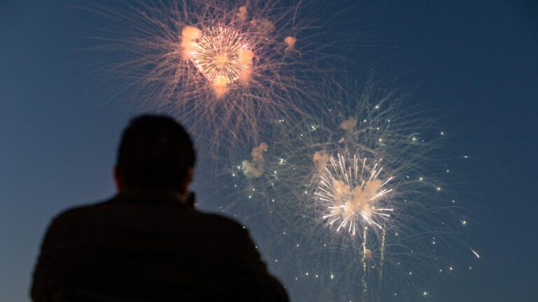 Año Nuevo en la Torre Entel: Así funcionará el Metro de Santiago el 31 de diciembre y 1 de enero