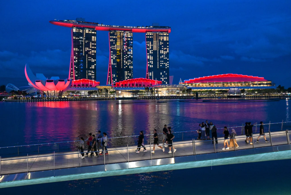 El resort Marina Bay Sands es un punto de referencia en la ciudad-estado de Singapur, número 9 en la lista de Euromonitor International. Roslán Rahman/AFP/Getty Images