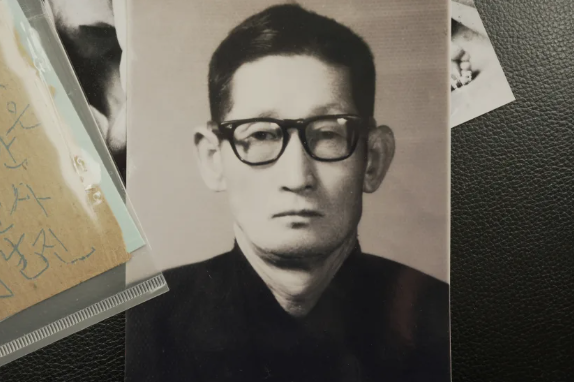 Fotografía del padre de Sohn Yang-young, Sohn Chi-hoo. Charlie Miller/CNN