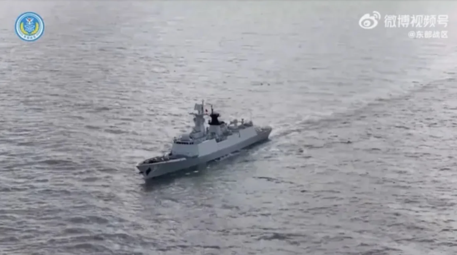 El Comando del Teatro Oriental de China publicó el 29 de diciembre de 2025 un video de un ejercicio militar titulado “Acercamiento, toma de control y prevención de escape”. Comando del Teatro Oriental del Ejército Popular de Liberación de China