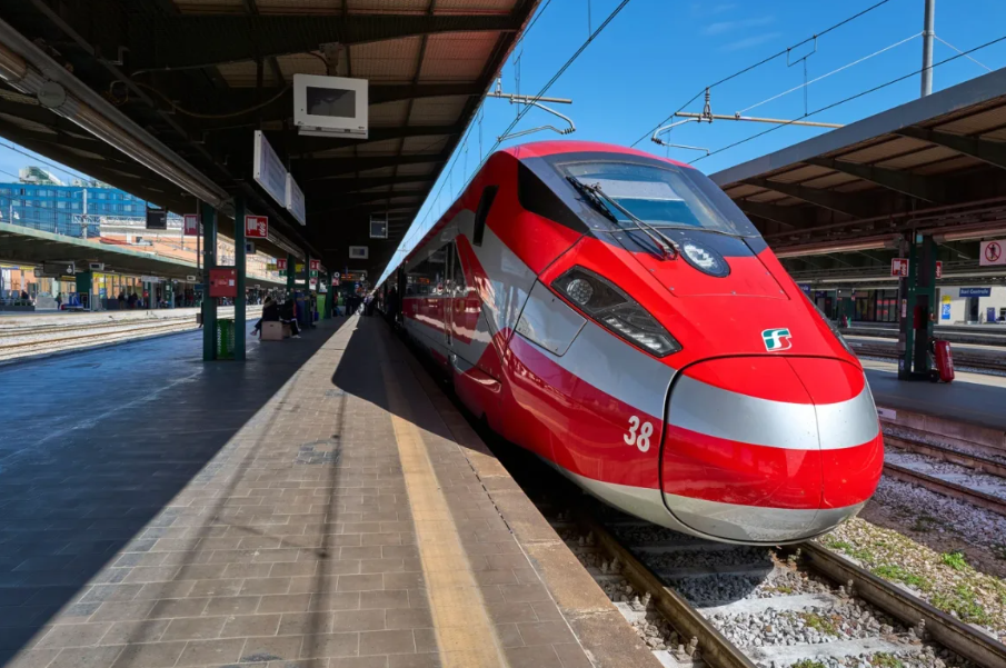 Los trenes Fecciarossa de Italia llegarán a Austria y Alemania en 2026. Matteo Della Torre/NurPhoto/Shutterstock