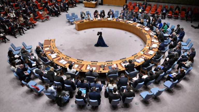 Expertos de la ONU condenan bloqueo naval de EE.UU. a Venezuela como 