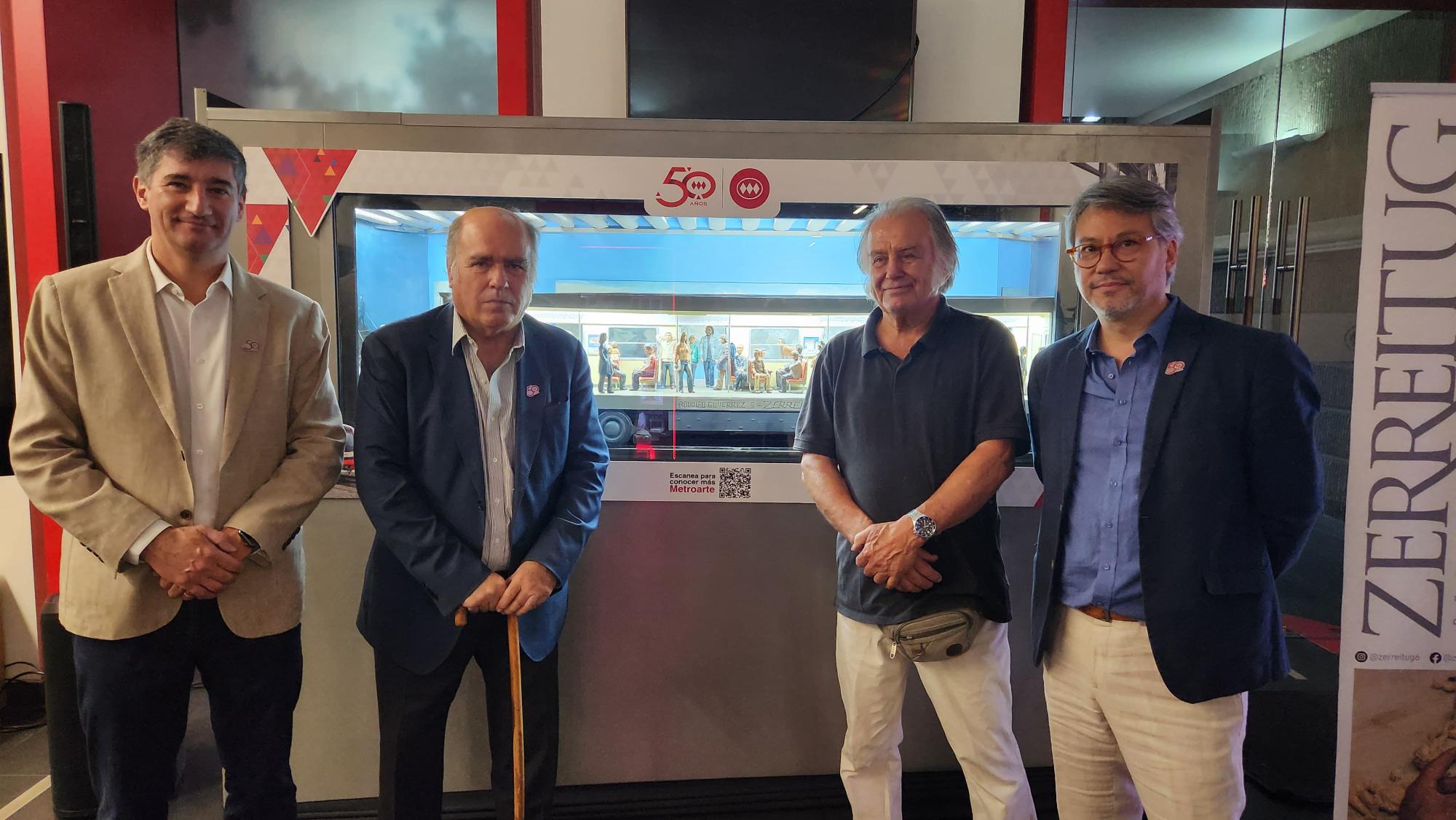Metro celebra su medio siglo de historia junto al nuevo "diorama 50 años"/Metro de Santiago