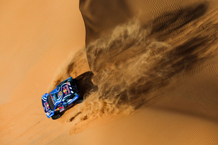 Chilenos en el Dakar se mantienen firmes en el cierre de la quinta etapa