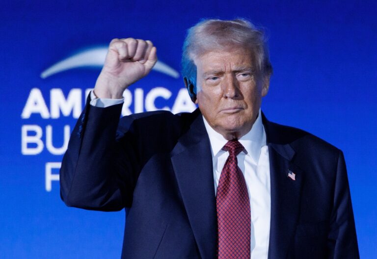 Donald Trump dice que canceló una segunda ola de ataques contra Venezuela debido a su cooperación con Estados Unidos