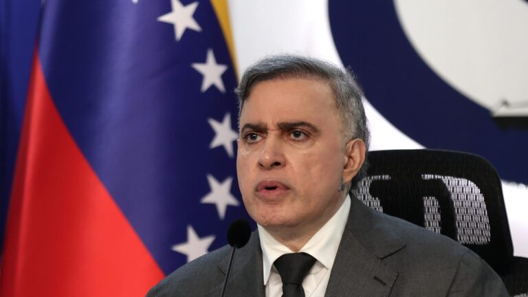 Fiscal general de Venezuela afirma que Maduro cuenta con “inmunidad” por su cargo de “presidente”