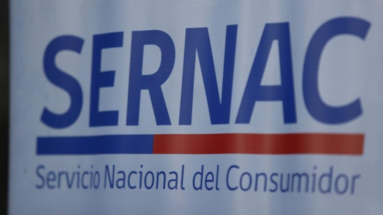 Sernac fiscaliza empresas de Rent a Car en 7 regiones: Buscan verificar precios, garantías, política de combustible y más