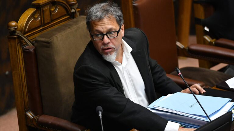 Tras negativa al corredor humanitario, Lagos Weber sugiere a Kast ser “más cauto y sobrio, como fue en la campaña”