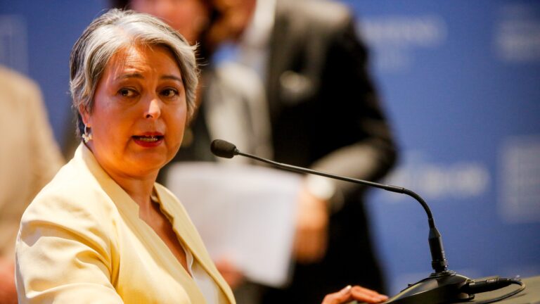 “Es un proceso que lleva tiempo”: Jeannette Jara reflexiona sobre su continuidad en el Partido Comunista