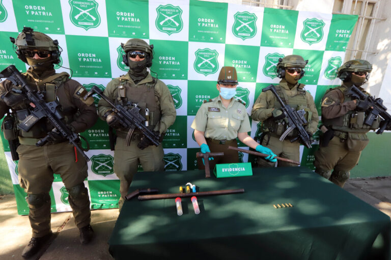 Detienen a 6 personas por presuntamente haber disparado a carabineros durante desalojo de megatoma en San Antonio