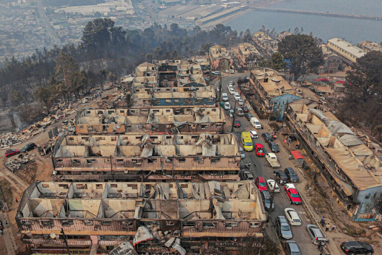 Gobierno anuncia nuevas ayudas desde $1 millón para damnificados por incendios: Revisa los detalles