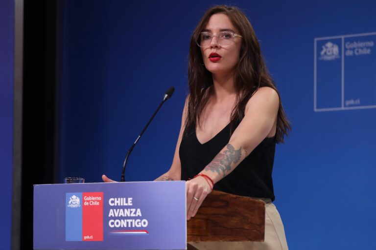 “Espero que la unidad no sea solo cuando se es gobierno”: Ministra Vallejo aborda tensión oficialista entre el PS, PC y FA