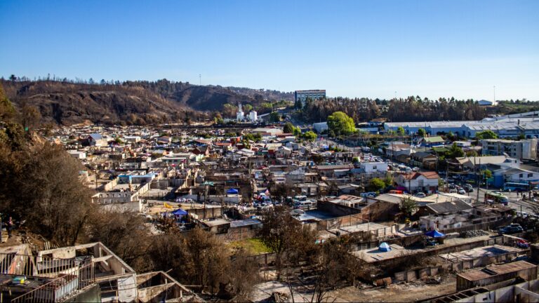 Hasta 34° C: Altas temperaturas en regiones afectadas por incendios en la zona centro-sur